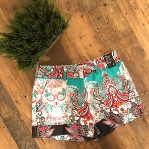 NY & Co Woman’s shorts 4” size 6